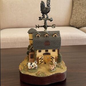 Vintage Sankyo Barnyard Farmhouse Rotating Rooster Weathervane 10”H Music Box